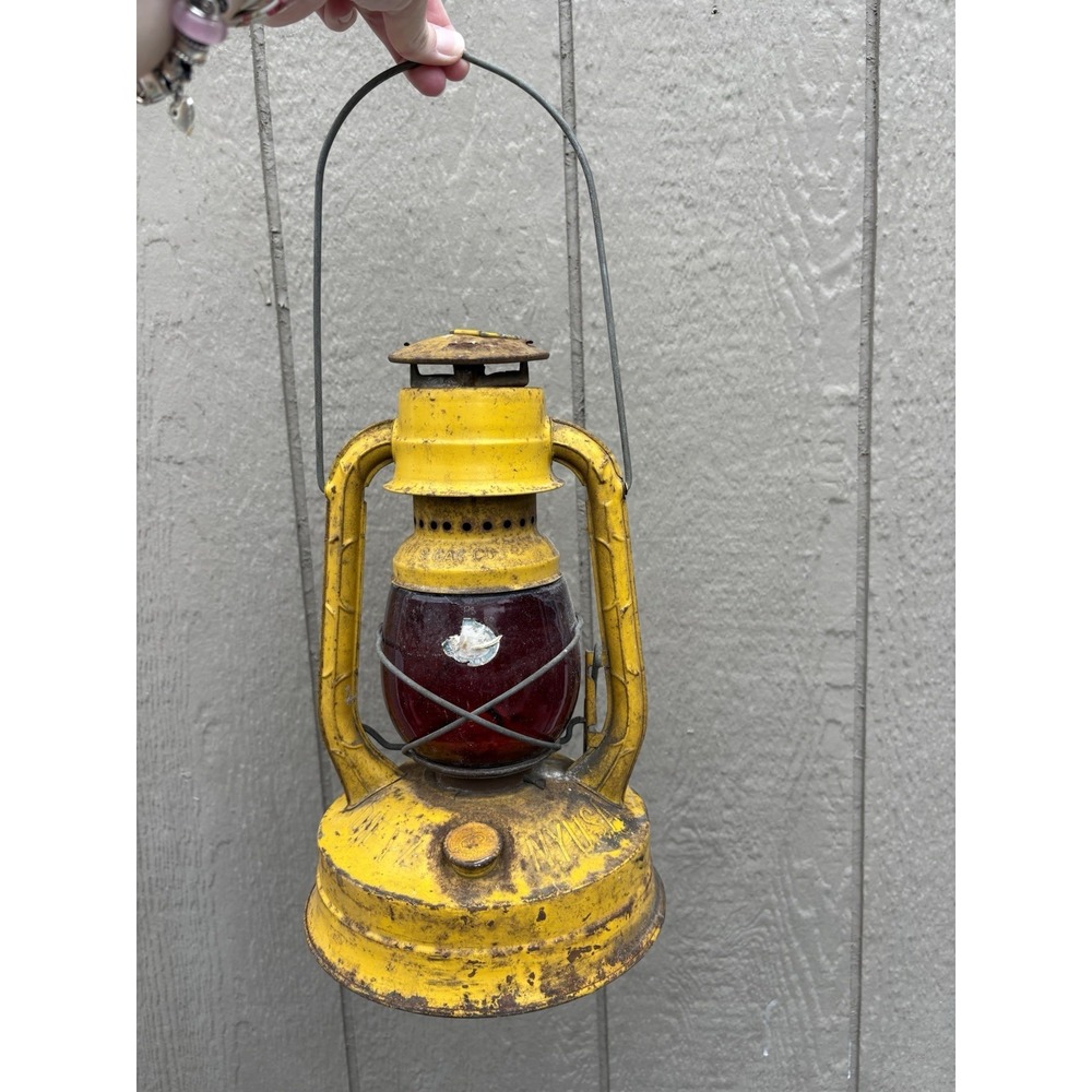 Antique Deitz No. 100 MLPS Kerosene Lantern Stolen from New York Red Globe
